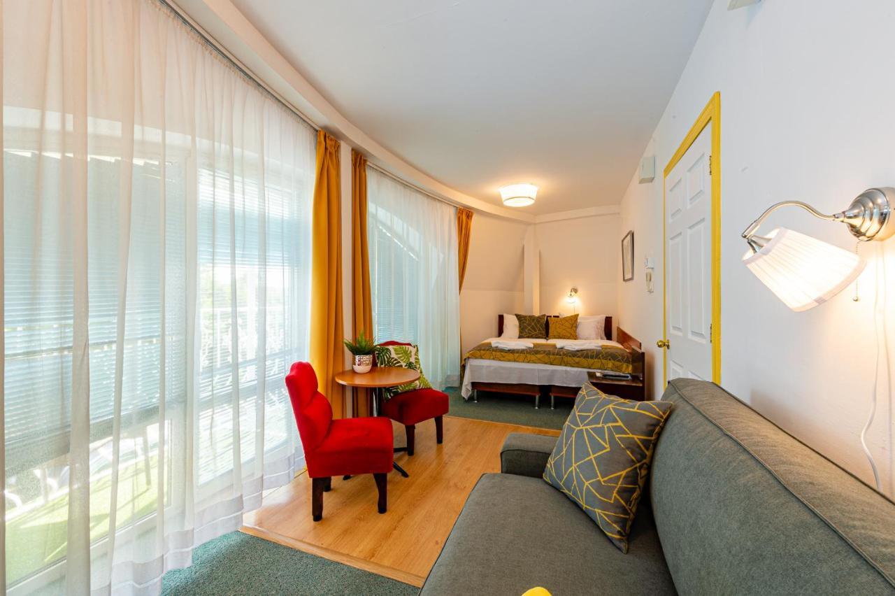 My Lake Hotel Zamárdi エクステリア 写真