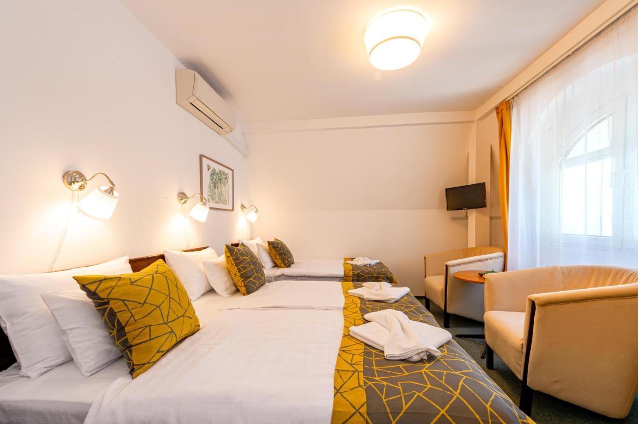 My Lake Hotel Zamárdi エクステリア 写真