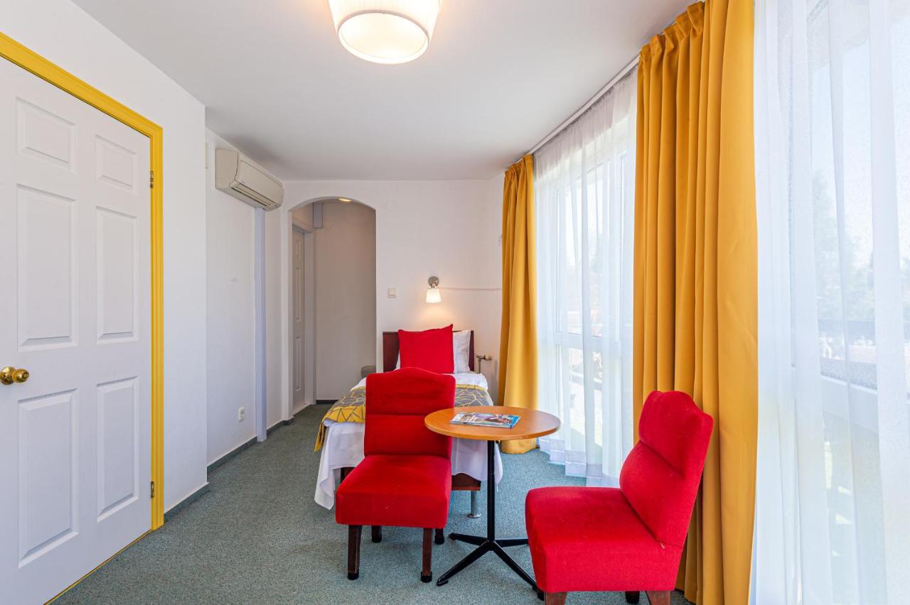 My Lake Hotel Zamárdi エクステリア 写真
