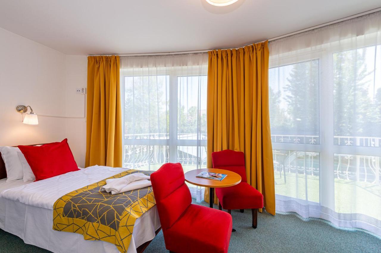 My Lake Hotel Zamárdi エクステリア 写真