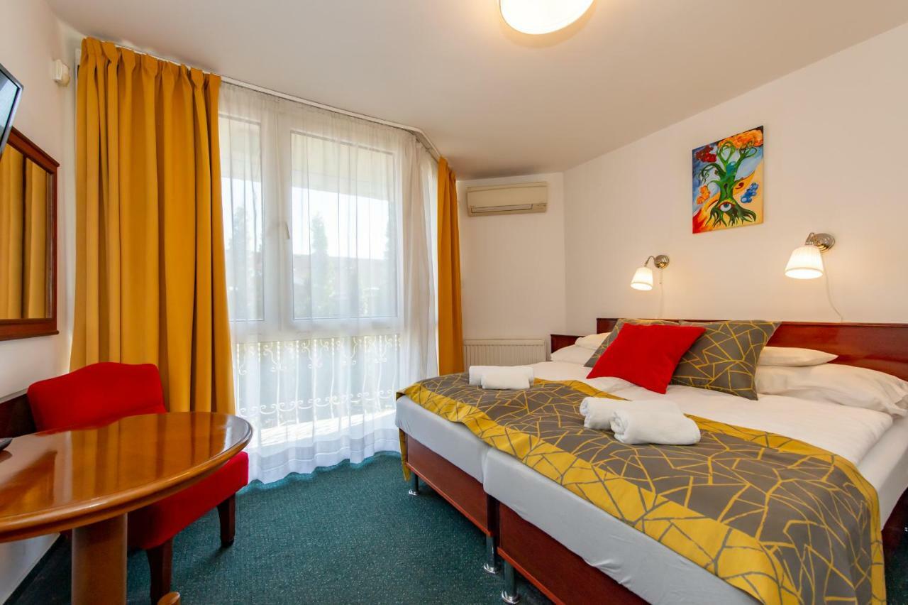 My Lake Hotel Zamárdi エクステリア 写真