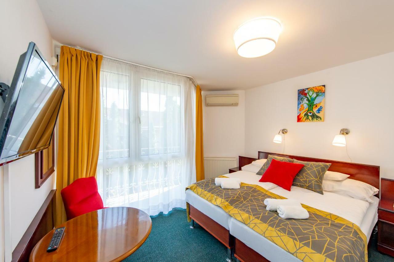 My Lake Hotel Zamárdi エクステリア 写真
