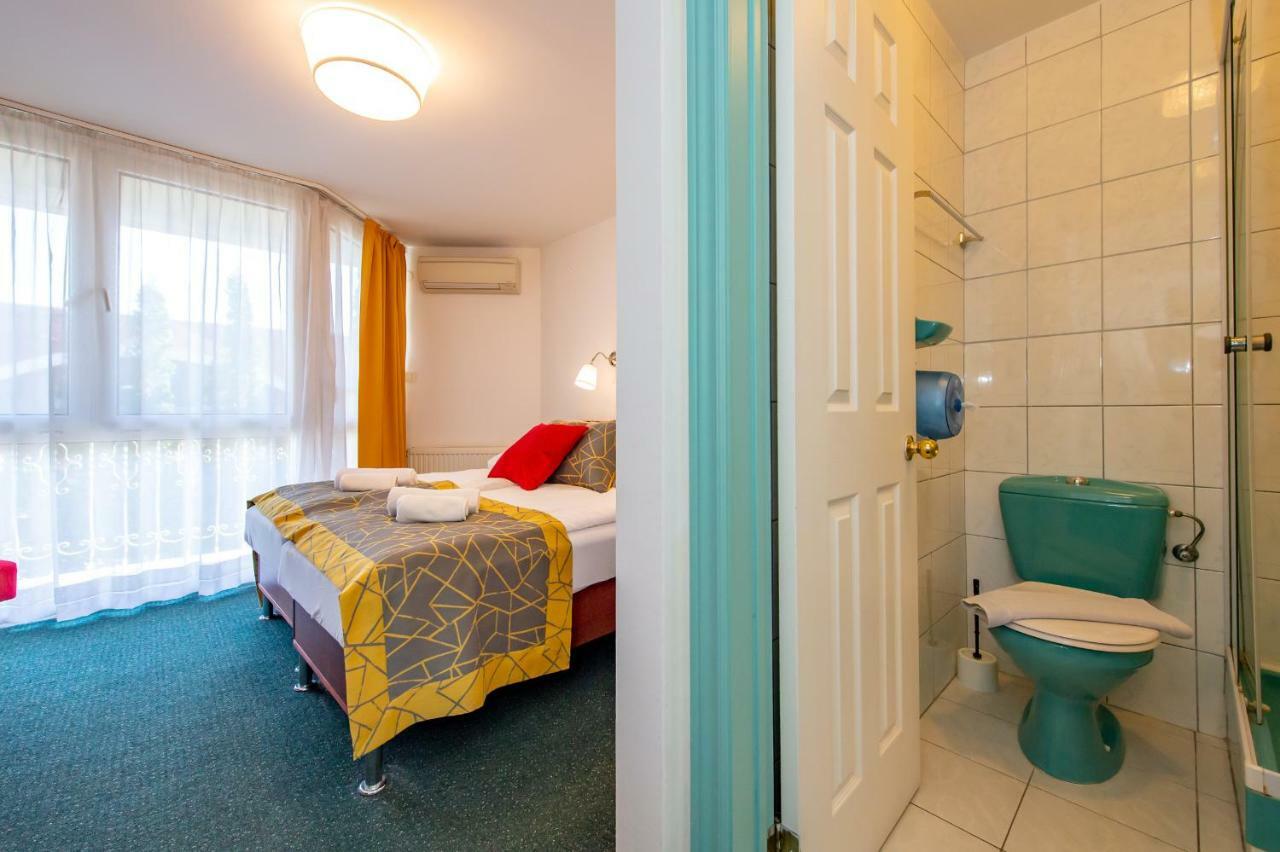 My Lake Hotel Zamárdi エクステリア 写真