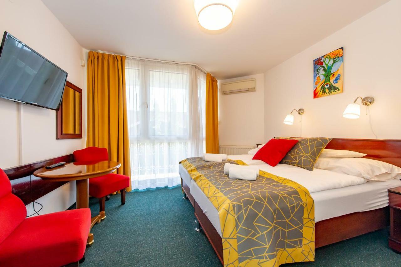 My Lake Hotel Zamárdi エクステリア 写真