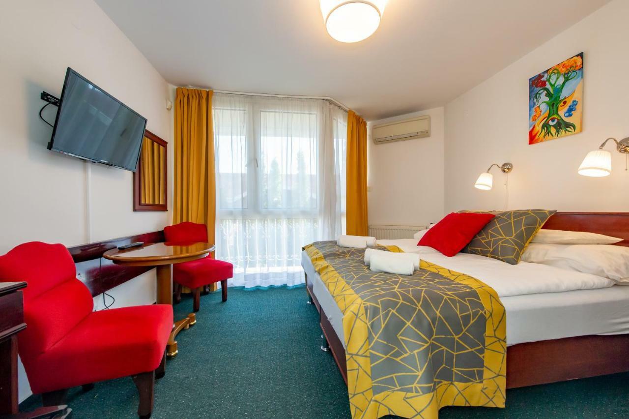 My Lake Hotel Zamárdi エクステリア 写真