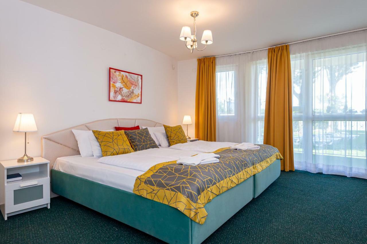 My Lake Hotel Zamárdi エクステリア 写真