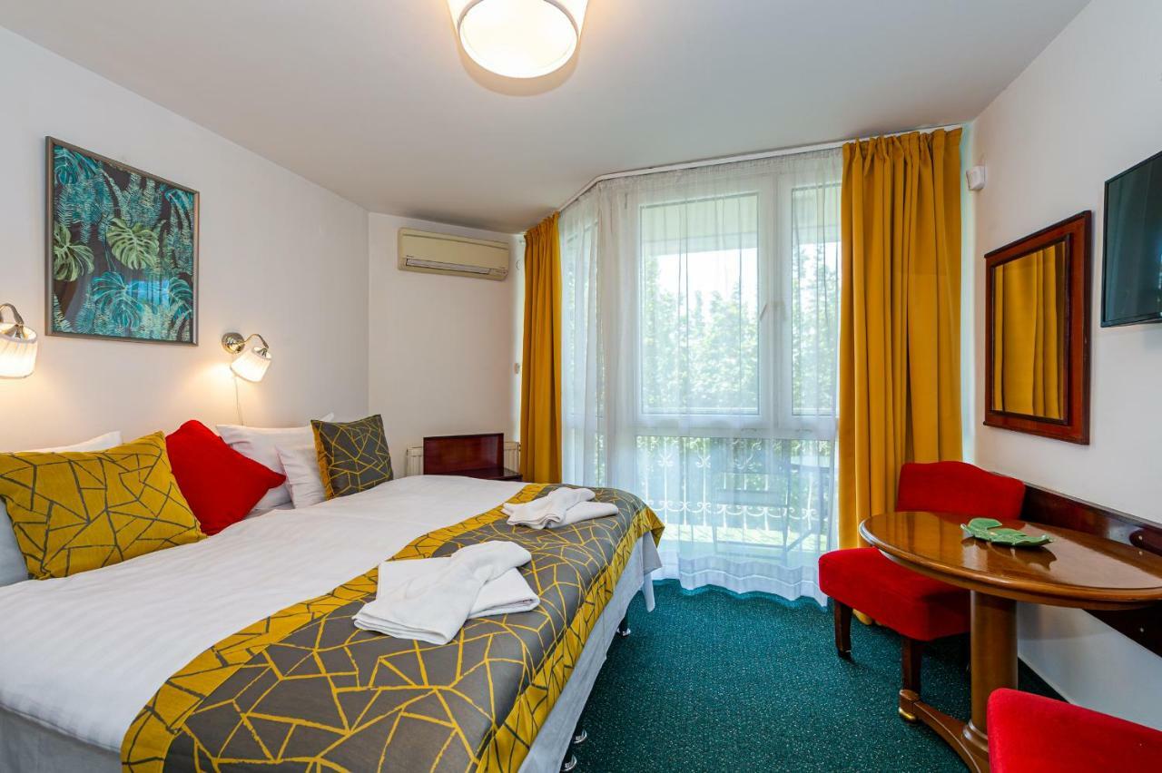My Lake Hotel Zamárdi エクステリア 写真
