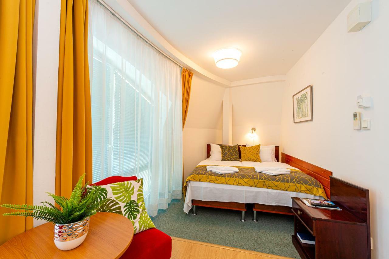 My Lake Hotel Zamárdi エクステリア 写真